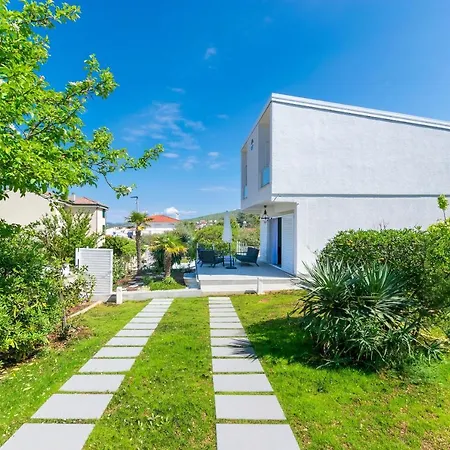 House Nika Holiday home